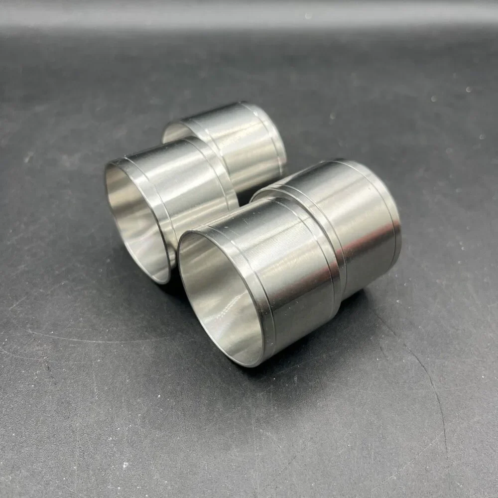 Set of 4 Metal Napkin Rings Silver Ribbed Pattern Elegant Table Decor